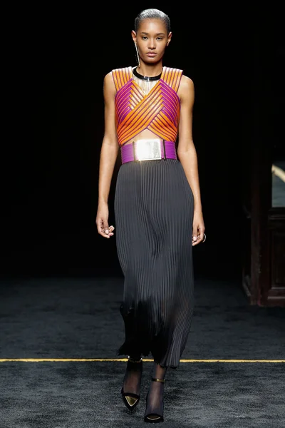 Look 11